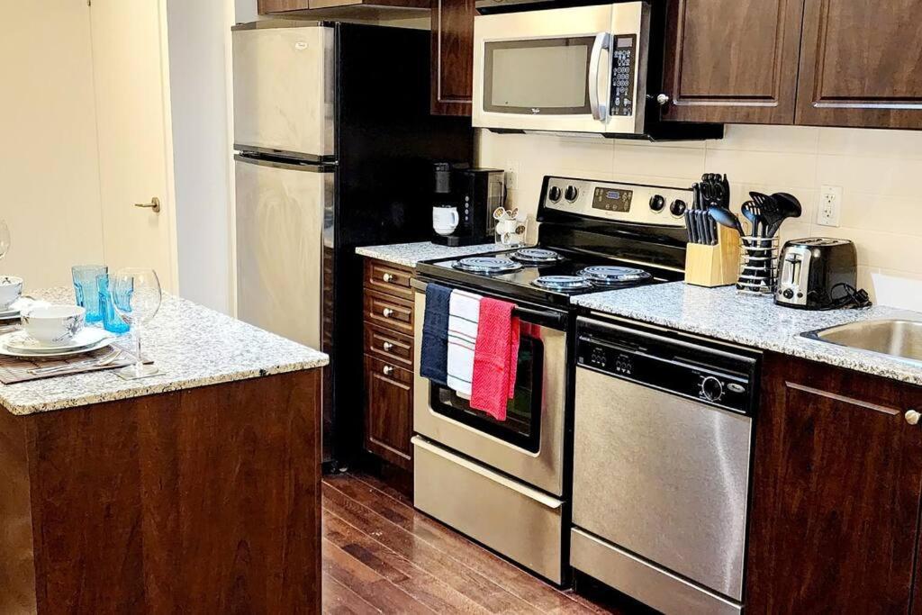 Lakeview Condo In Downtown With Free Parking. Toronto Kültér fotó