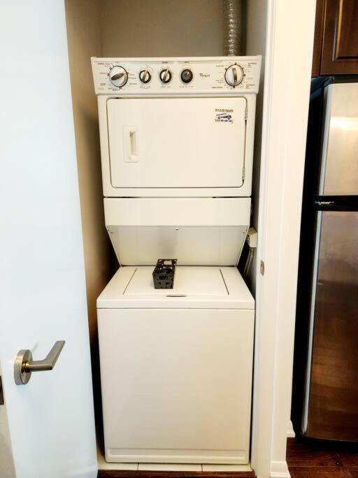 Lakeview Condo In Downtown With Free Parking. Toronto Kültér fotó