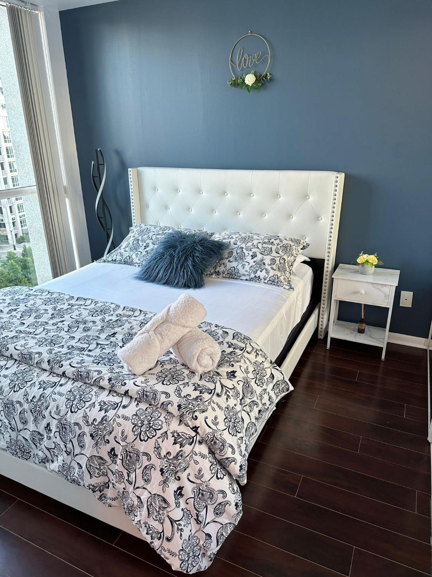 Lakeview Condo In Downtown With Free Parking. Toronto Kültér fotó