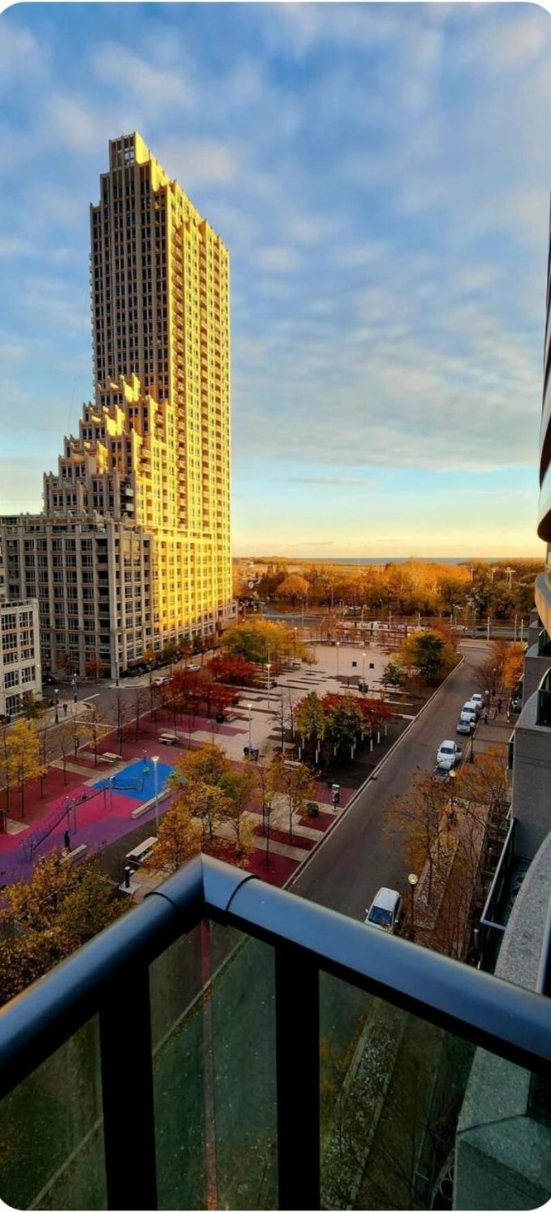 Lakeview Condo In Downtown With Free Parking. Toronto Kültér fotó